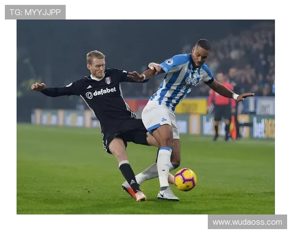 威科姆与哈德斯菲尔德激战正酣谁能在这场对决中笑到最后